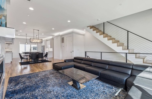 Farmers Branch Maison | Contemporary Luxury Smart Home with Rooftop Oasis