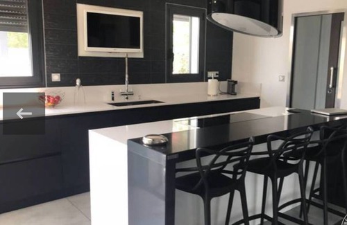 Saint-Series Villa | Villa de luxe contemporaine avec piscine privée
