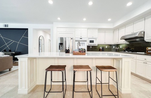 Turtle Ridge Maison | Contemporary Luxury: 5BD Villa w/Pool in Gated Newport Coast