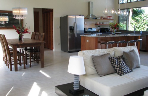Ojochal Maison | Luxe Maison Contemporaine offre de superbes 360 ° sur l'océan et montagne