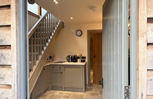 Great Wolford Maison | Contemporary Oak Barn in Stunning Cotswold Countryside close to Moreton-in-Marsh