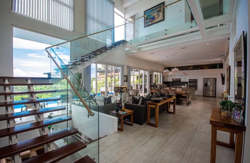 Tarcoles Copropriété | Contemporary Ocean View Estate with Infinity Pool!