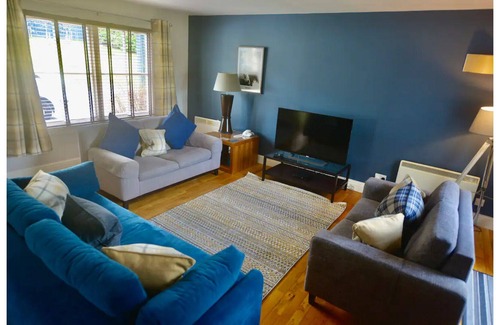 Auchterarder Maison | Contemporary Scottish Lodge -Pool & Spa Free Wifi