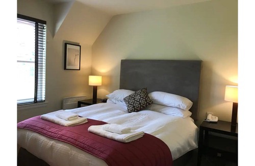Auchterarder Maison | Contemporary Scottish Lodge -Pool & Spa Free Wifi