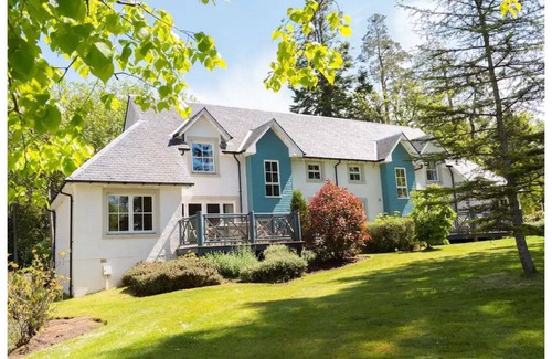 Auchterarder Maison | Contemporary Scottish Lodge -Pool & Spa Free Wifi
