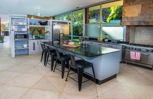 Manuel Antonio Maison | Villa moderne tropicale. Parfait pour les groupes et les événements. Propre gymnase et cinéma.