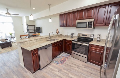 Katy Copropriété | Contemporary Urban Living in Gated Complex |2Q
