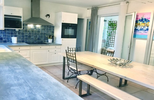 Sussargues Villa | VILLADANSLESUD au milieu des Bois avec Piscine Jardin-Exotique Tennis Billard
