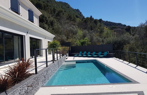 La Trinite Villa | VILLA CONTEMPORAINE ENTRE NICE ET VILLEFRANCHE SUR MER