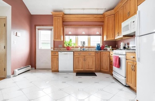 Revere Maison | Convenience at Conant! Home Away From Home For 5-8 guests!