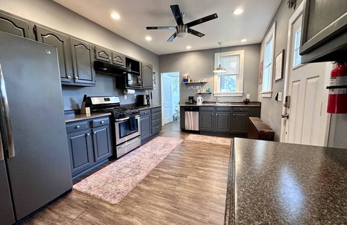 South Side Slopes Maison | Convenient 1 BR close southside