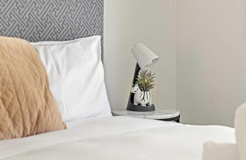 Liverpool Maison | Convenient 2BR Nest in Liverpool - Stay with Ease