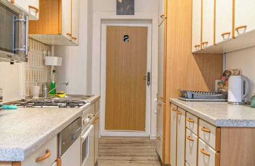 Brigittenau Appartement | Convenient 3BR Apt. near Danube & Millenium Tower