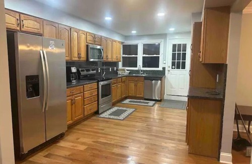 Silver Spring Maison | Convenient and Spacious.Silver Spring/ DC