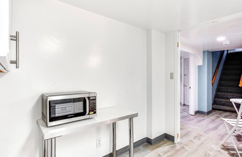 Northeast Yonkers Appartement | Convenient Apt: 2 Mi to Sprain Ridge Park!