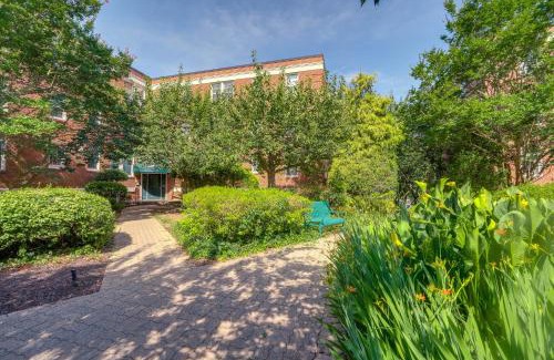 Arlington Heights Appartement | Convenient Arlington Condo about 4 Mi to National Mall