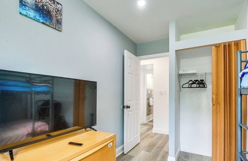 Glenarden Maison | Convenient Glenarden Home - 3 Mi to FedEx Field!