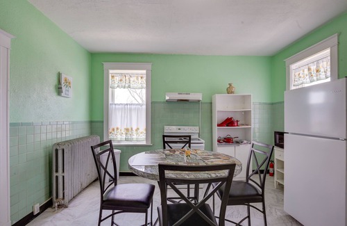Jennings Appartement | Convenient Jennings Apartment, 12 Mi to St Louis!