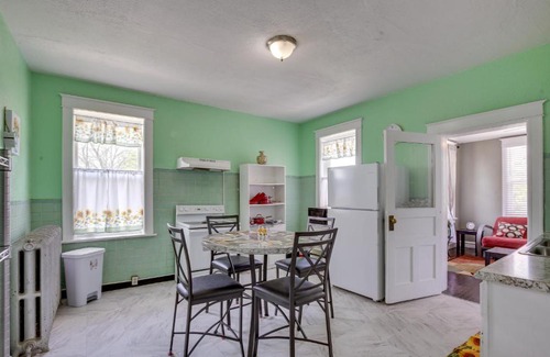 Jennings Appartement | Convenient Jennings Apartment, 12 Mi to St Louis!