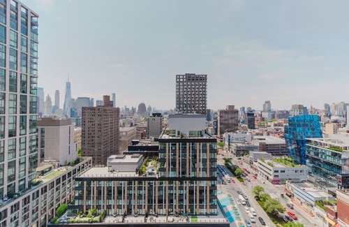 Lower East Side Appartement | Convenient LES 1BR w/ Gym, Elev & W/D, close to Market, by Blueground