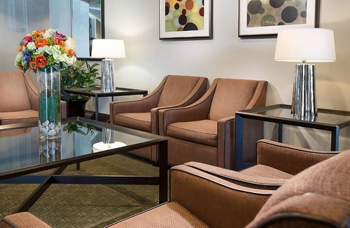 SeaTac Hôtel | Convenient Location! Relaxing Room w/ 2 Double Beds, Free Breakfast and Parking
