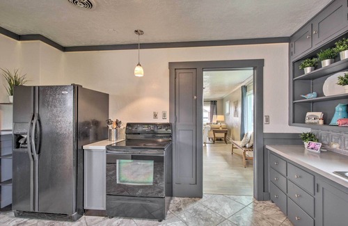 Preston Maison | Convenient Preston Retreat w/ Private Yard!