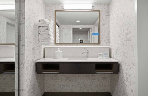 Cranberry Township Hôtel | Convenient Stay! Indoor Pool, Free Breakfast and Parking! Close to North Park!