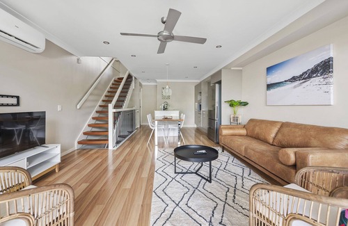 Murarrie Appartement | Convenient + Spacious! 3bed/2.5bath/1car~townhouse
