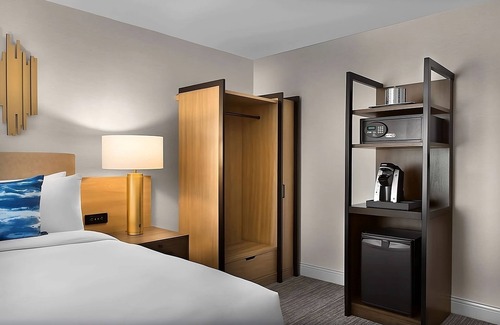 Milpitas Hôtel | Convenient Stay, Superb Location! 2 Modern Units, Pet-Friendly, w/ Outdoor Pool!