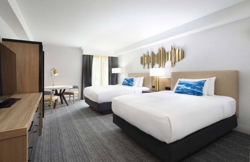 Milpitas Hôtel | Convenient Stay, Superb Location! 2 Modern Units, Pet-Friendly, w/ Outdoor Pool!