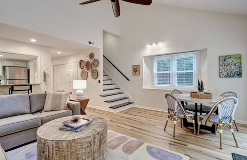 Wilmington Maison | Convenient to Beach, restaurants, shopping and much more!
