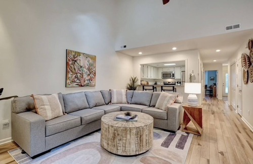 Wilmington Maison | Convenient to Beach, restaurants, shopping and much more!