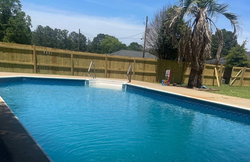 Taylorville Maison | Convenient to UA and Mercedes