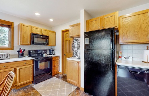 Eagle River Maison | Conveniently-located in Downtown, with WIFI, W/D, near Lakes & Trails