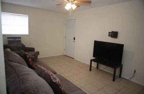 Lawton Appartement | Conveniently Located Apartment Near the Fort Sill Entrance Gate!