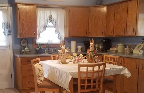 Troy Maison | Conveniently located by HVCC. No cleaning or pet fee