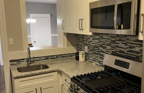 Wilmington Maison | Conveniently located 1 block from Interstate 95 - spacious house with outdoor sp