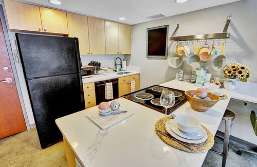 Short North Copropriété | Short North Oasis W/ Free Wine & Private Parking