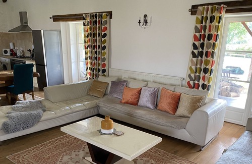 Dompierre-les-Eglises Maison | converted barn in the heart of the limousine countryside