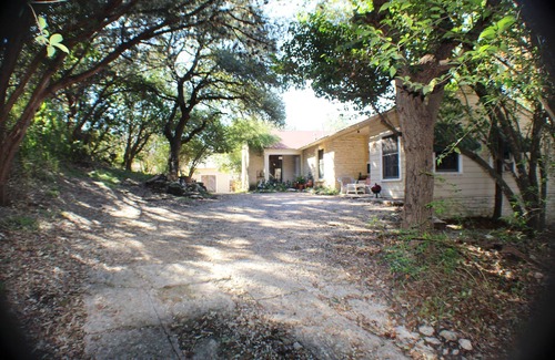 Tarrytown Maison | MAISON ESCAPADE AUSTIN CENTRALE IMMOBILIÈRE RARE ISOLÉE DES ANNÉES 1940