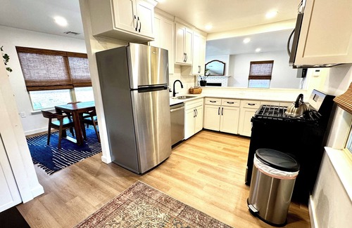 Central Oklahoma City Maison | Cool comfort in the Heart of OKC - Fully renovated in a quiet neighborhood