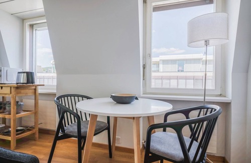 Seefeld Appartement | Cool Seefeld Studio, near Opera, 1 min to Lake, by Blueground