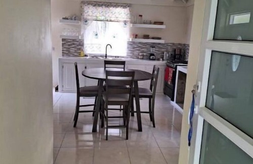 Fond Cani Maison | Cool Valley Guesthouse 3mins from Roseau 2bedrooms
