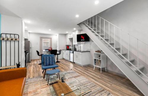 St. Edwards Maison | Cool Vibes Music Capital SoCo Townhome!