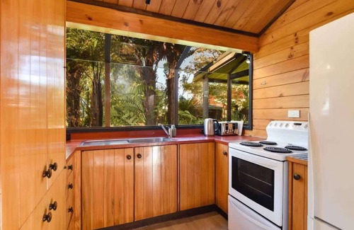 Holdens Bay Maison | Two Bedroom Lakefront Escape with Kayaks