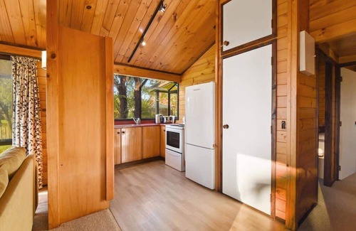Holdens Bay Maison | Two Bedroom Lakefront Escape with Kayaks