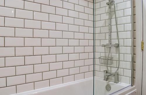 Hewish Maison | Coopers Townhouse - Cottage