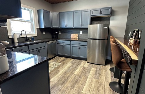 Cortland Maison | Copper on Woodruff 7BR, 2 Bath and Central Location