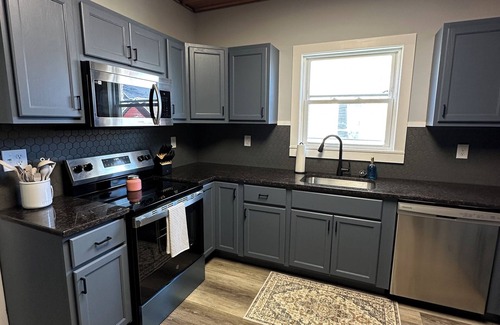 Cortland Maison | Copper on Woodruff 7BR, 2 Bath and Central Location