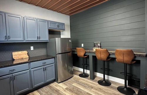 Cortland Maison | Copper on Woodruff 7BR, 2 Bath and Central Location